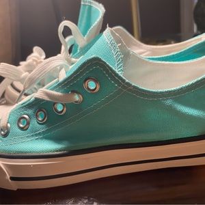 Chucks Women Brand New